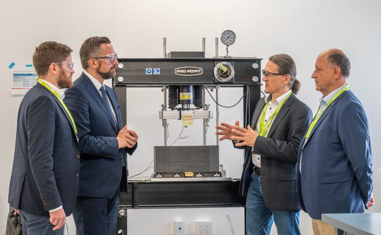 Professor von Unwerth und Minister Dulig sind sich einig: Kanada und Sachsen – das sind zwei auf Augenhöhe beim Wasserstoff!