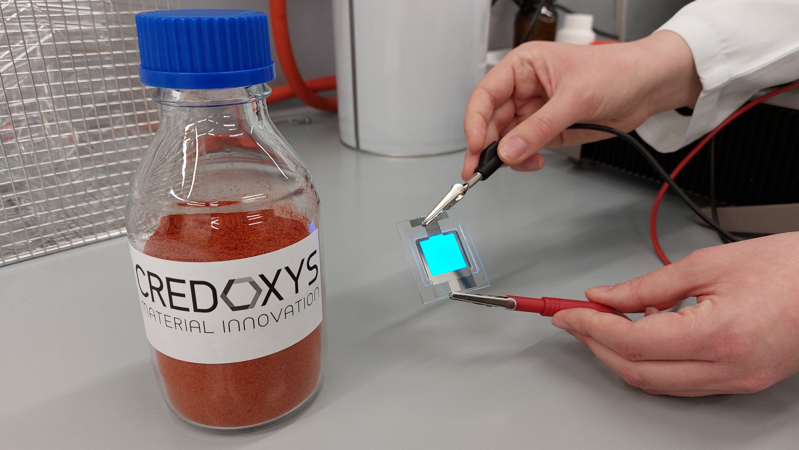 OLED-Spezialist Credoxys GmbH erhält ersten Förderbescheid aus dem MINT-Fachkräfteprogramm 2021 bis 2027
