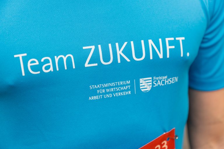 Ob auf Asphalt oder auf dem Wasser: Das #TeamZUKUNFT des SMWA ist sportlich aktiv! 
