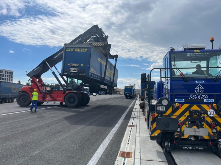 Von der Straße auf die Schiene: Neuer TrailerPort im Alberthafen Dresden fertiggestellt