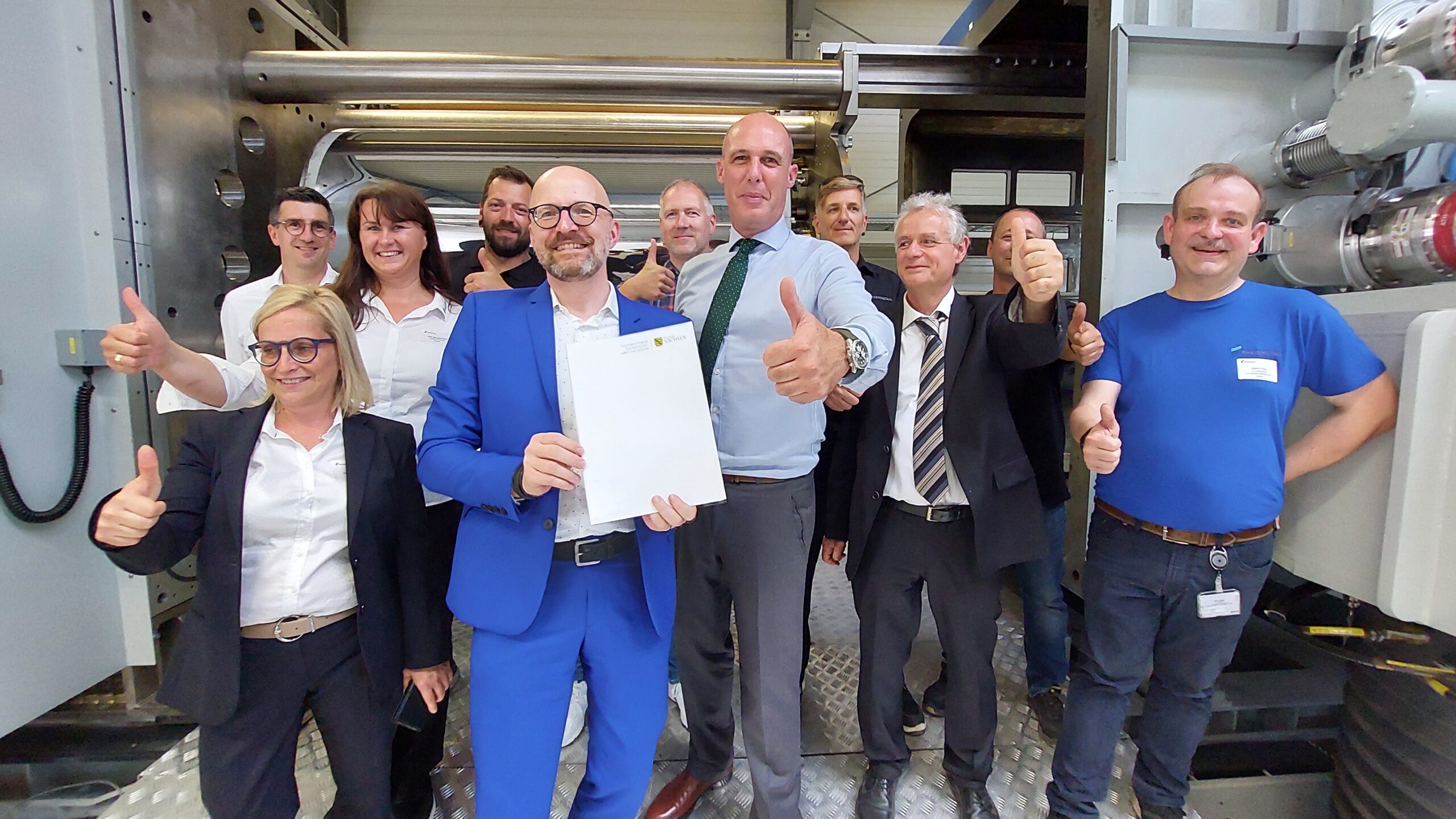 Strahlende Gesichter in Hartha: Sachsen fördert Automobilzulieferer Pierburg mit mehr als sieben Millionen Euro