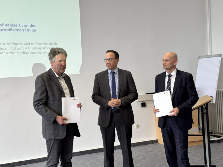Wasserstoff: Wirtschaftsminister Dirk Panter überreicht Technologie-Fördermittelbescheide in Gesamthöhe von fast vier Millionen Euro