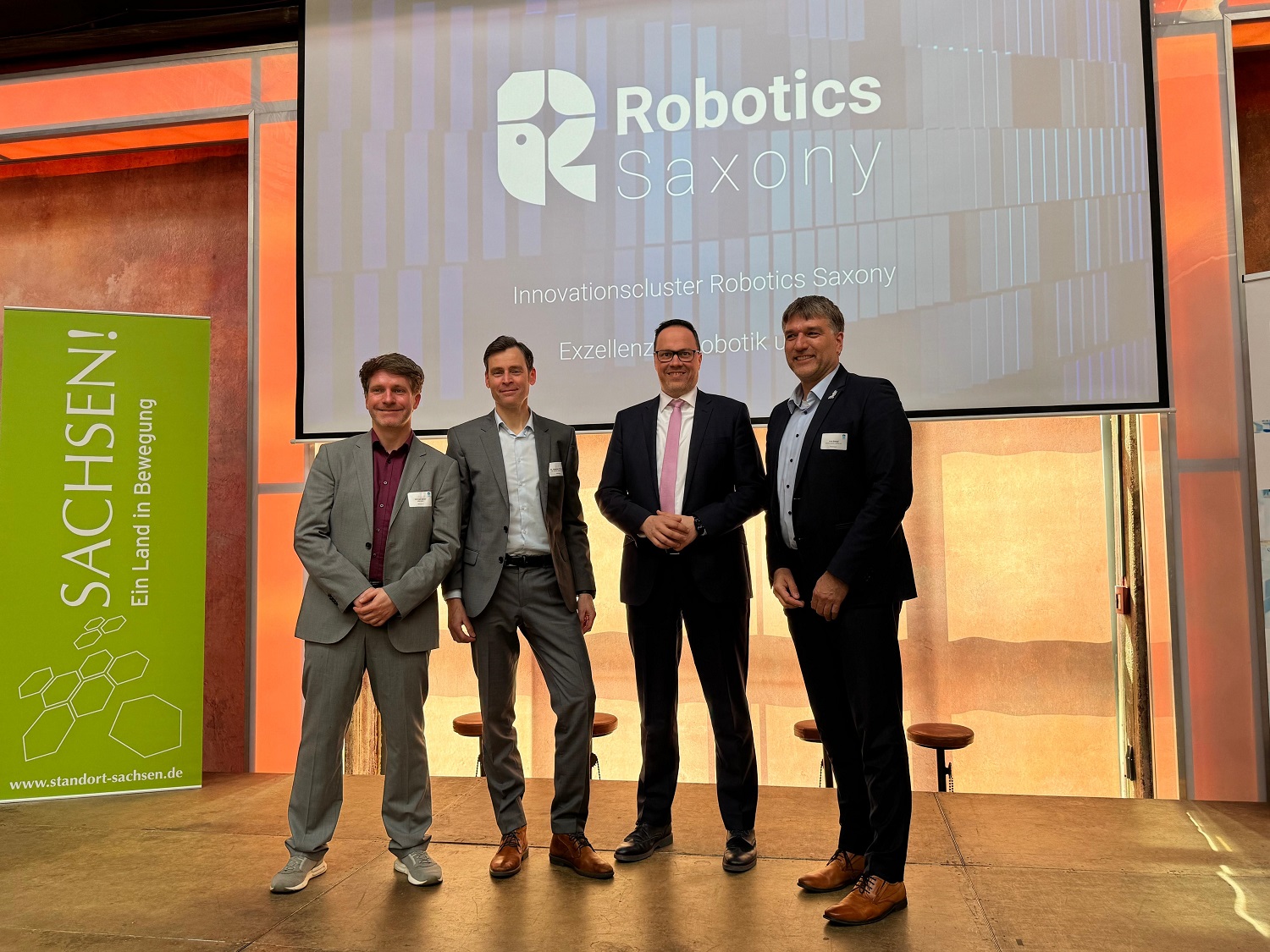 Startschuss für Innovationscluster »Robotics Saxony»