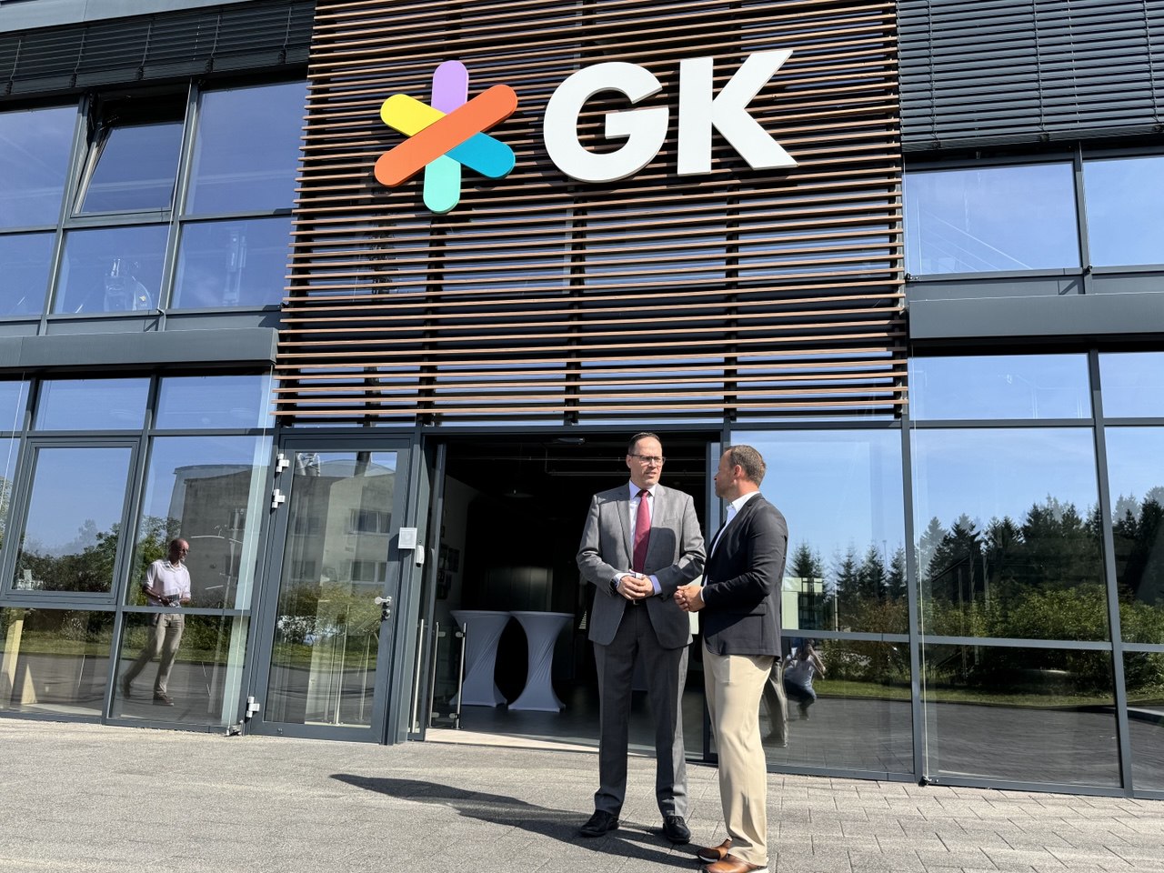 Wirtschaftsminister Dirk Panter im Vogtland: Innovation und Verantwortung für Sachsens Wirtschaft 