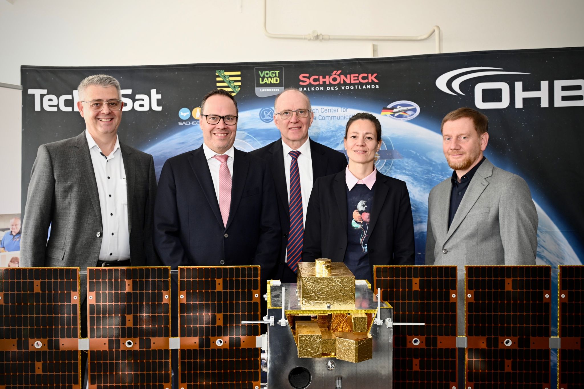 Industriearbeitsplätze im Vogtland gesichert: OHB übernimmt TechniSat-Werk in Schöneck