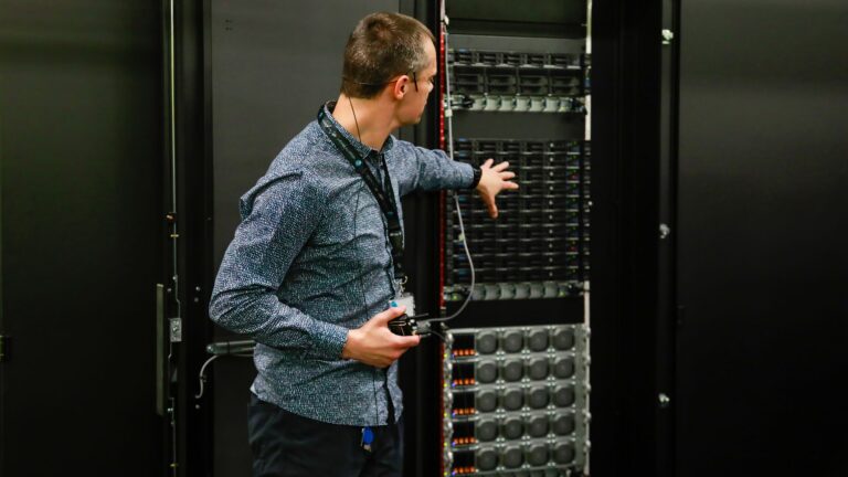 Innovationen made in Saxony: Neuer Supercomputer CARA und weltweit erstes Carbonbetonwerk