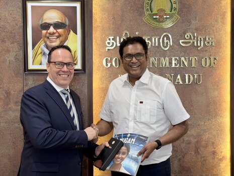 Minister Dirk Panter und Tamil Nadus Industrieminister T. R. Baalu Rajaa in Indien