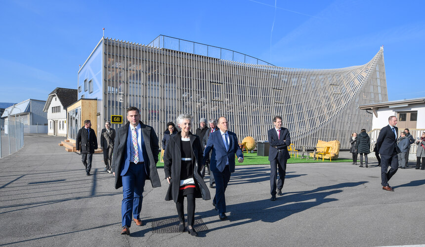 Der saechsische Wirtschaftsminister Martin Dulig besucht zum ersten Mal die Schweiz