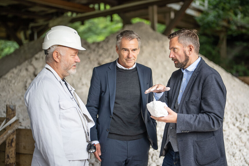 Minister Dulig besucht das Weißerdewerk Seilitz in Diera-Zehren