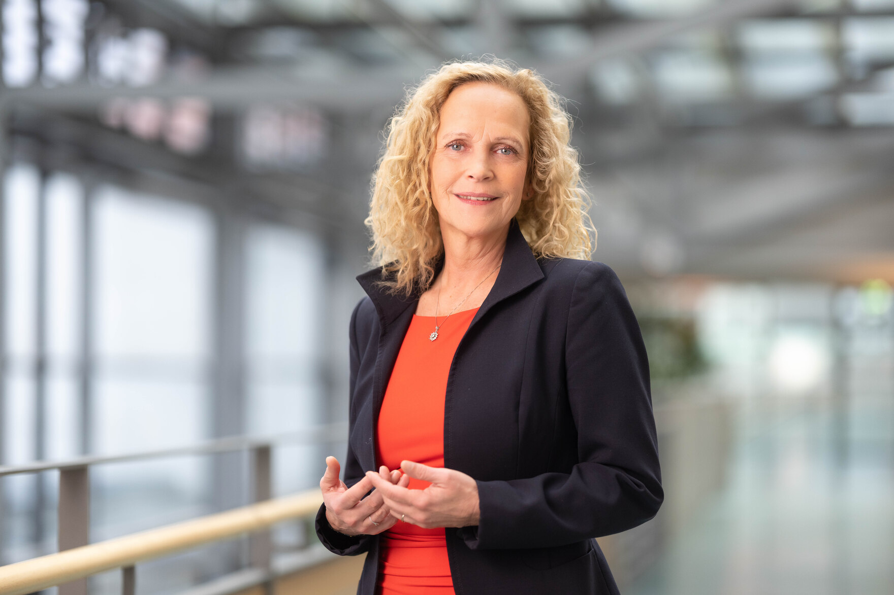 Portraitfoto Staatssekretärin Ines Fröhlich