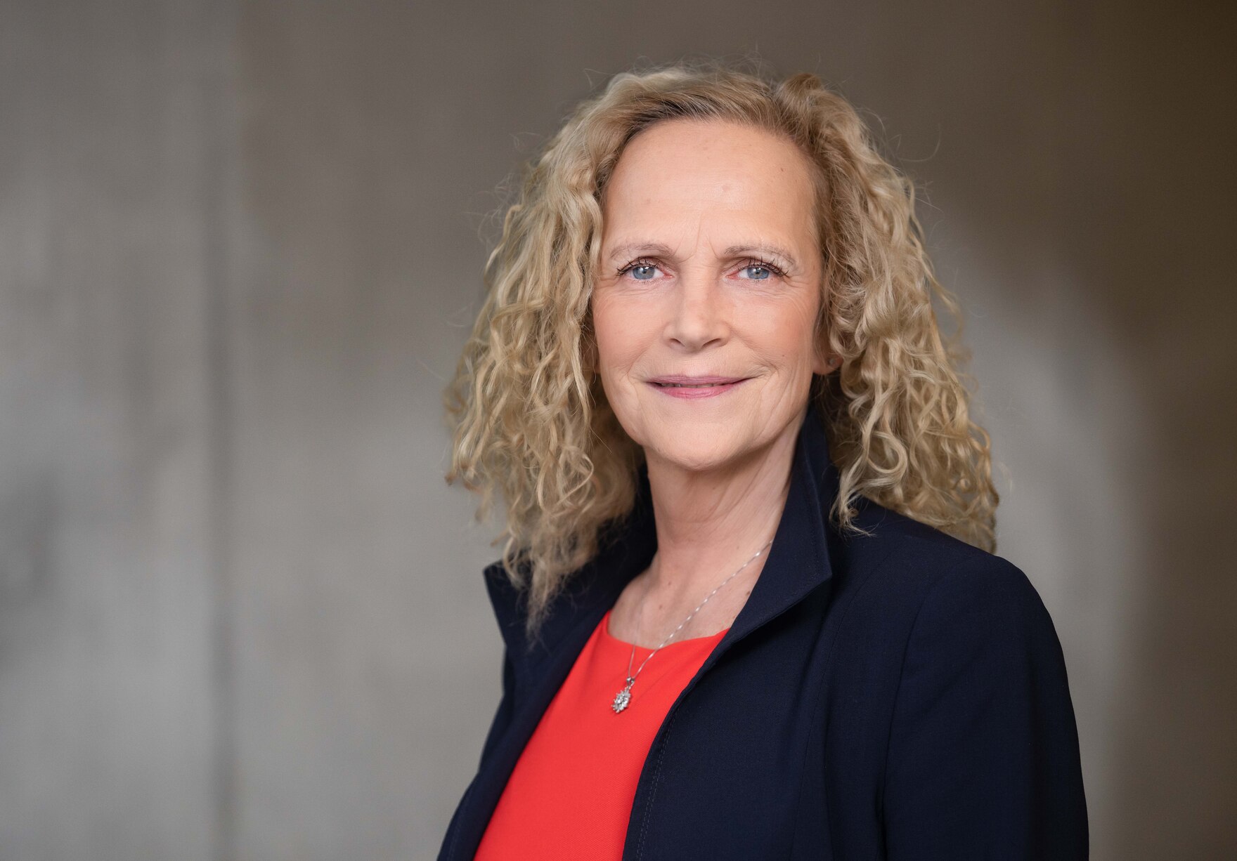 Portraitfoto Staatssekretärin Ines Fröhlich