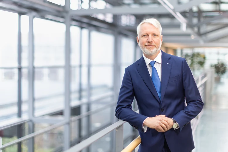 Portraitfoto Staatssekretär Sebastian Scheel