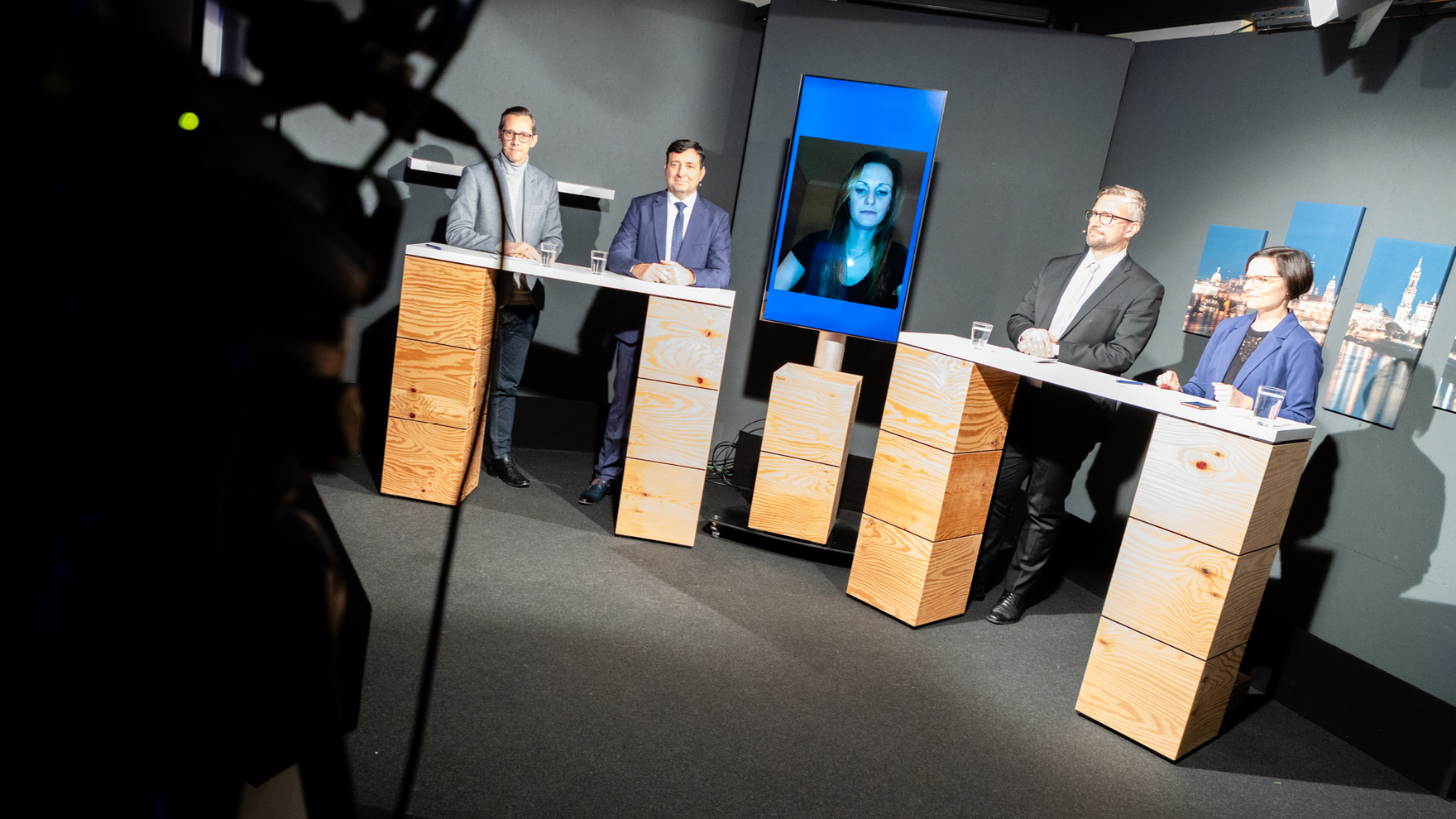 Minister Martin Dulig mit weiteren Studiogästen im Wirtschaftstalk "Martin Dulig | Konkret"