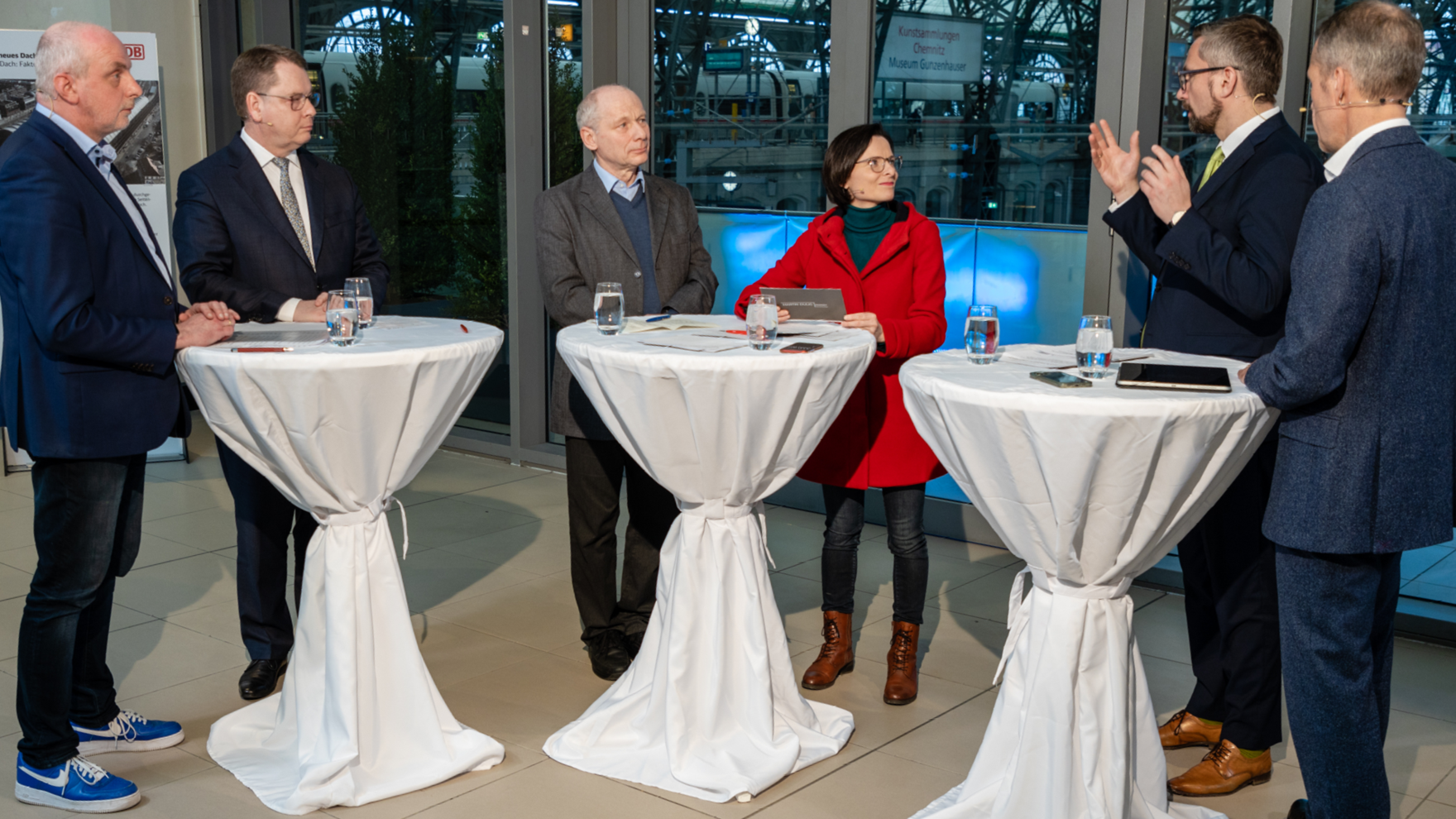 Minister Martin Dulig mit weiteren Studiogästen bei »Martin Dulig | Konkret«