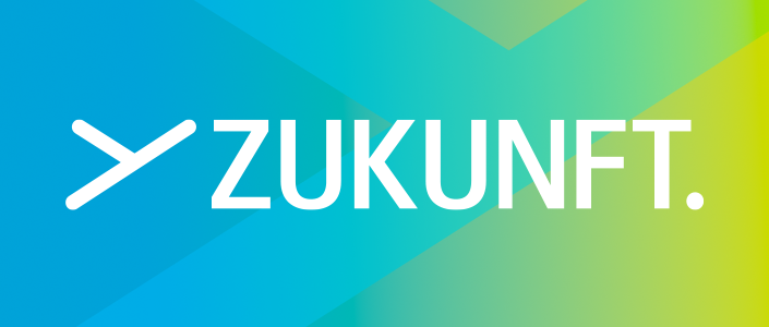 Claim ZUKUNFT. in weißer Schrift auf blau-grünem Hintergrund.